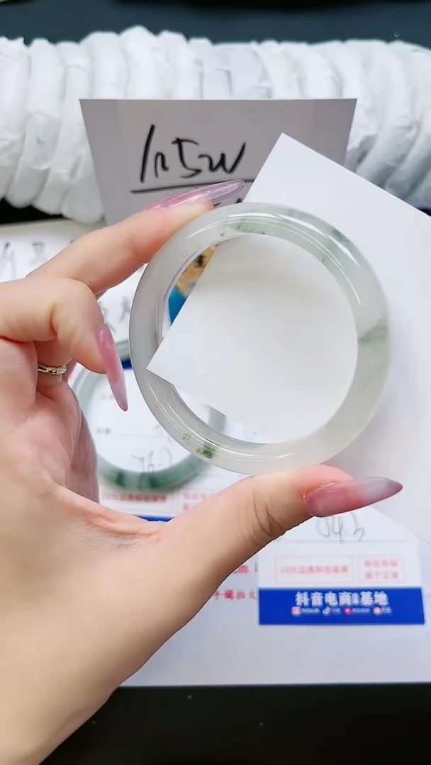 【闪购商品】石英质玉手镯未镶嵌139