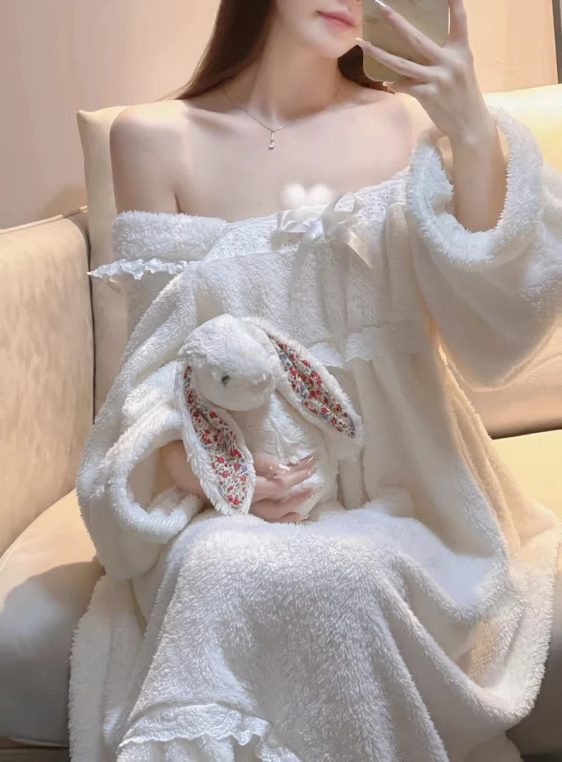 甜美韩版蕾丝花边珊瑚绒睡衣女2023年新款宫廷风毛绒加厚睡裙冬天