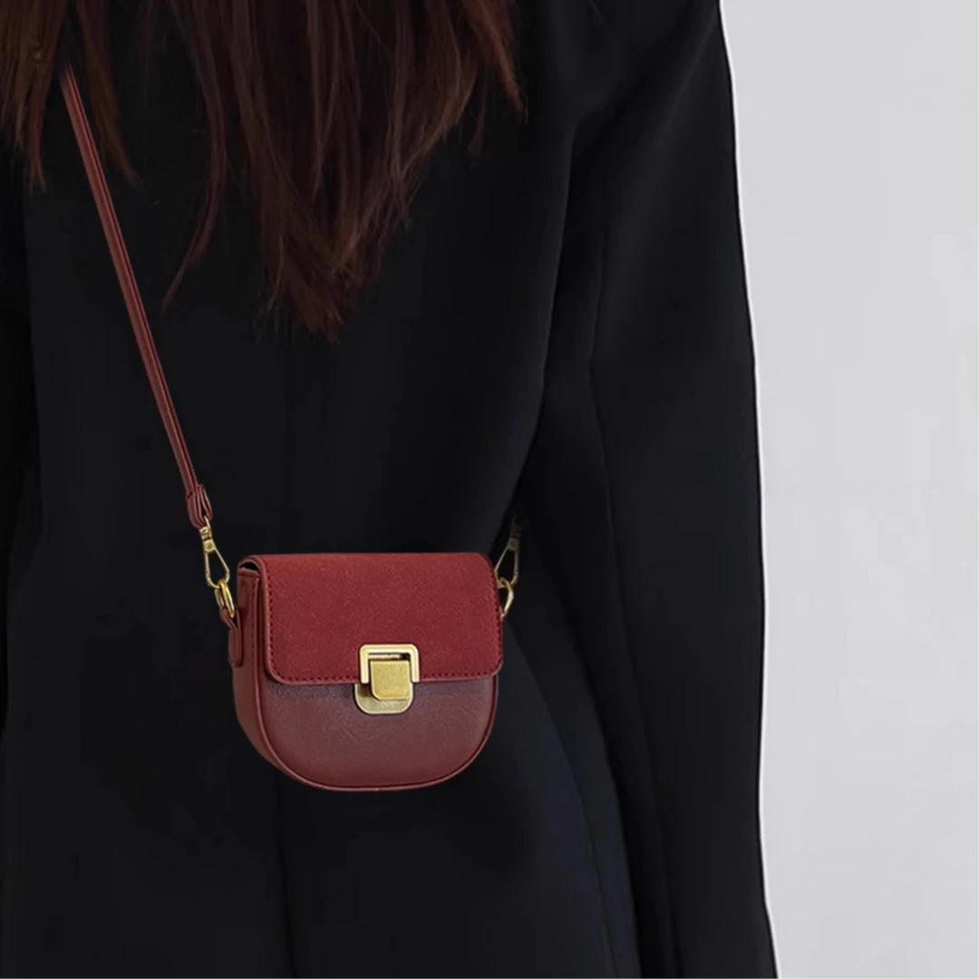 小巧精致马鞍包包女2024新款秋冬高级感复古安哥拉红迷你斜挎小包