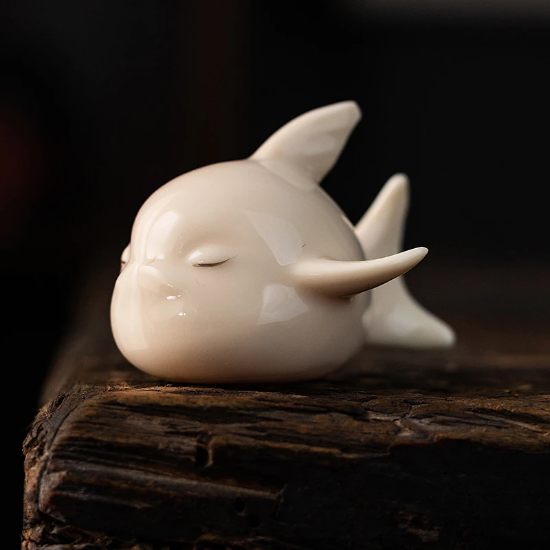 可爱陶瓷小鱼摆件客厅茶桌办公室桌面创意装饰品赢鱼茶宠摆设礼品