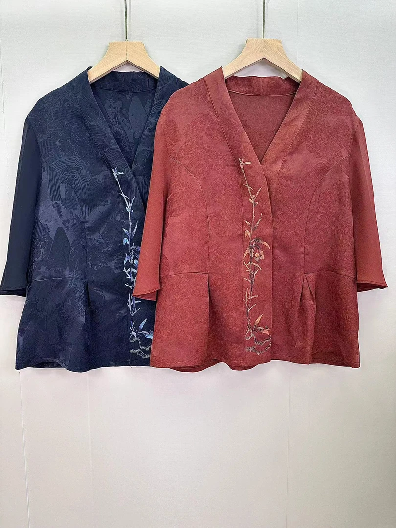 2025夏季V领刺绣提花新中式气质妈妈款衬衫上衣