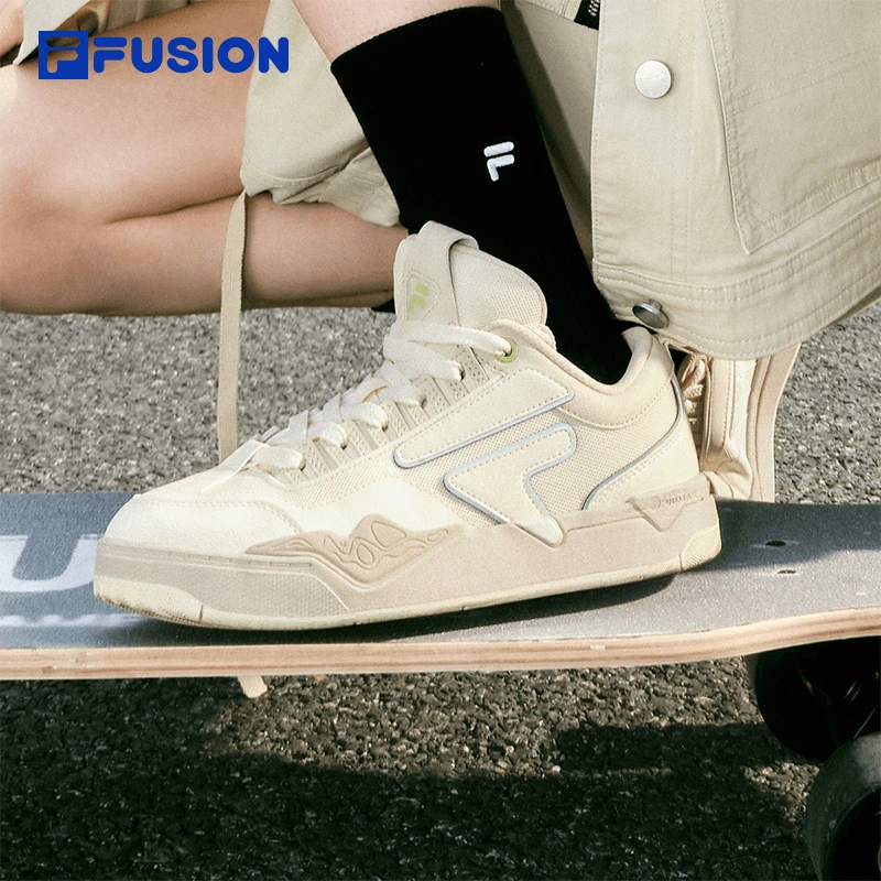 FILA FUSION豚跃鞋情侣流光风复古百搭板鞋T12W432301F/M