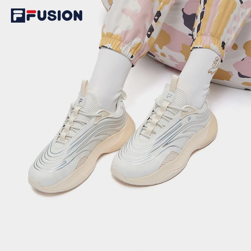 FILA FUSION斐乐潮流RAY放射线2代情侣休闲跑步运动鞋T12W311107