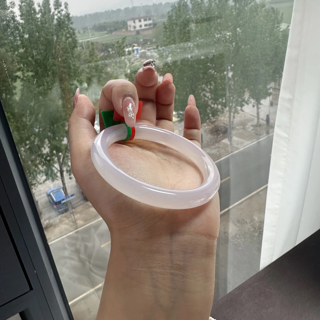 天然玛瑙玉髓高冰白月光手镯