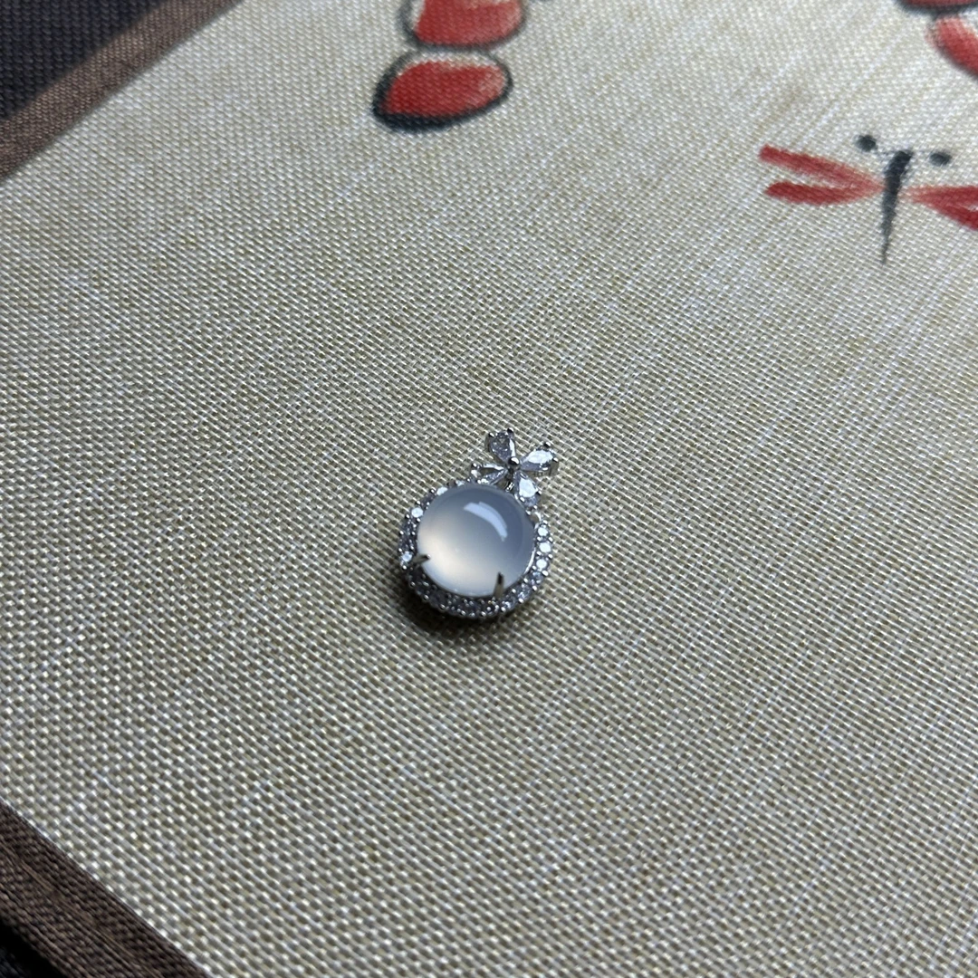 天然玛瑙玉髓高冰吊坠