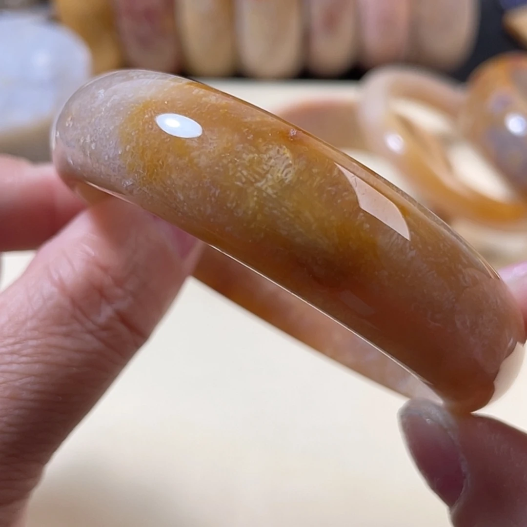 【闪购商品】硅化玉手镯未镶嵌见*
