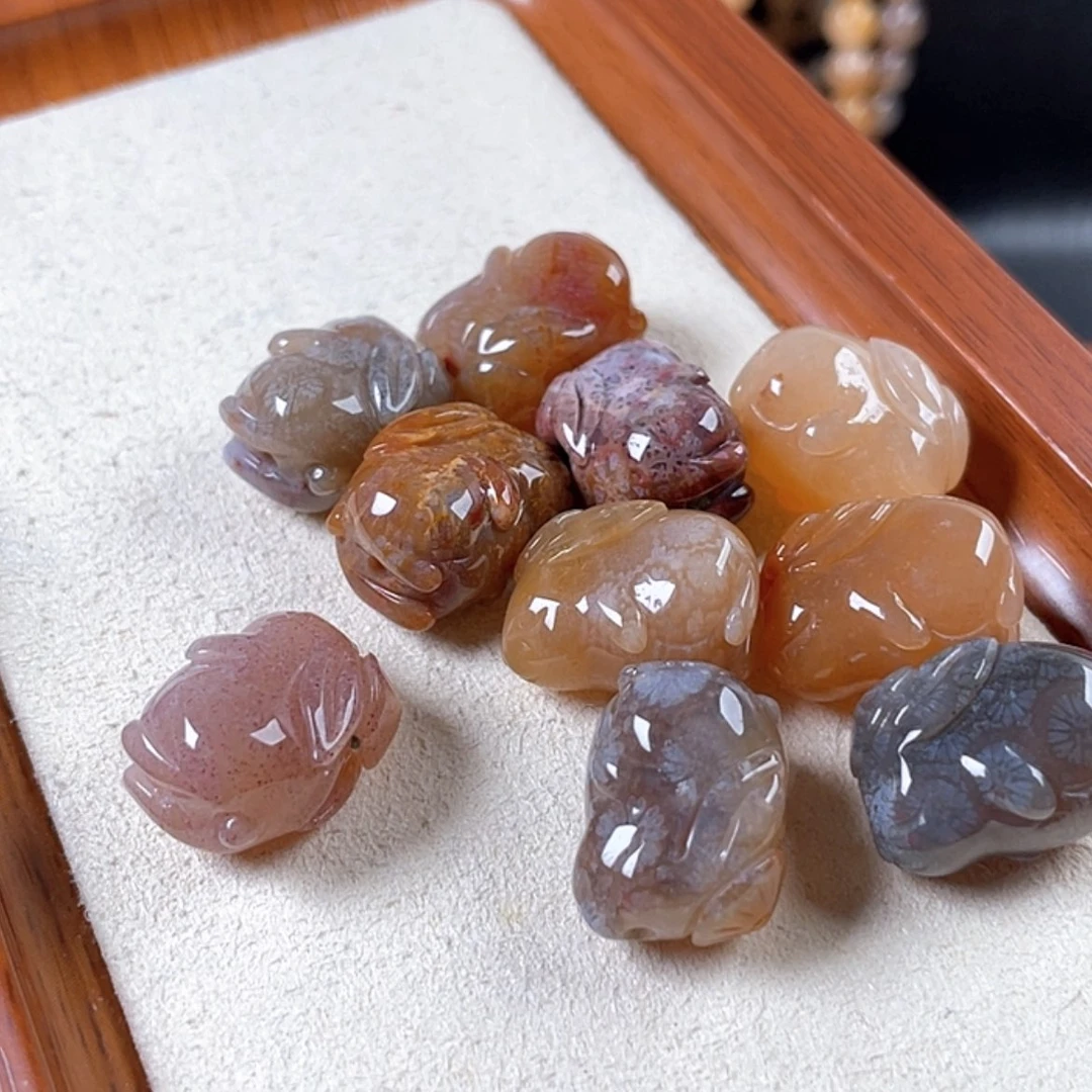【闪购商品】硅化玉吊坠(赠链)未镶嵌
