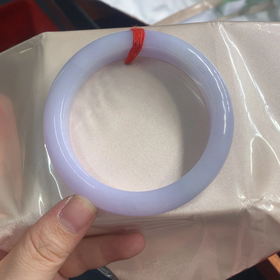 翡翠手镯未镶嵌翡翠