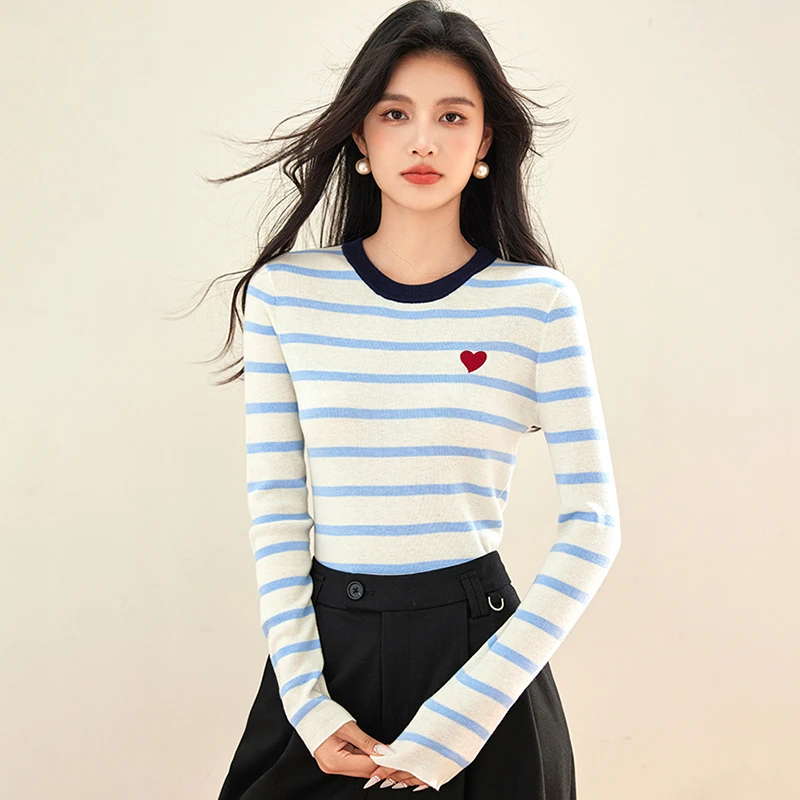 圆领爱心刺绣条纹针织衫女秋季新款修身显瘦内搭打底衫上衣ins潮