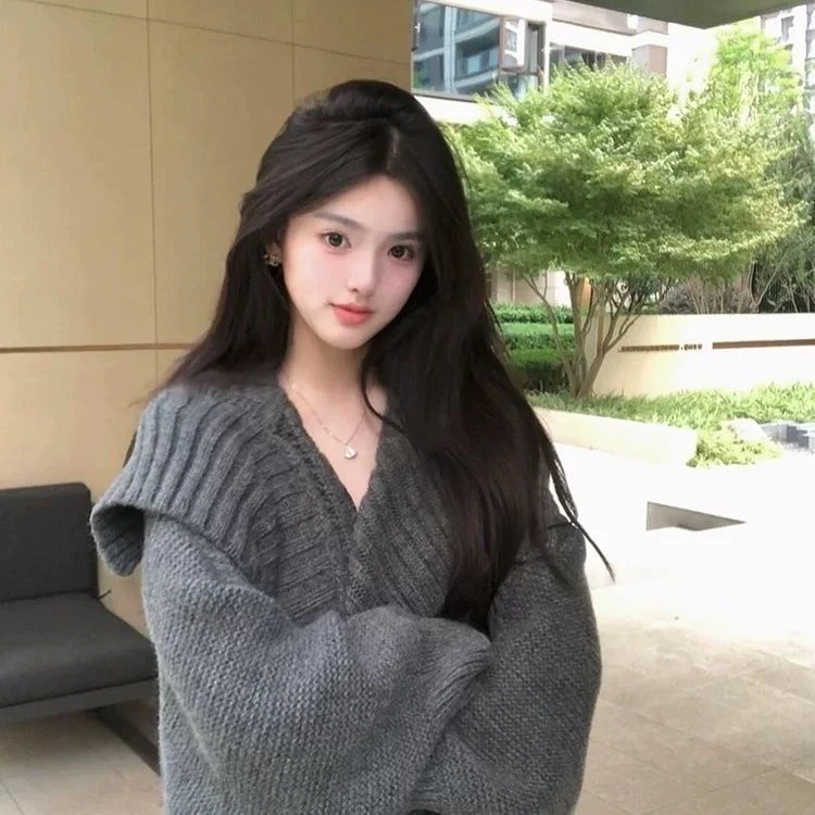 大翻领灰色斗篷大衣女秋冬新款高级感慵懒风长款披肩毛衣开衫外套