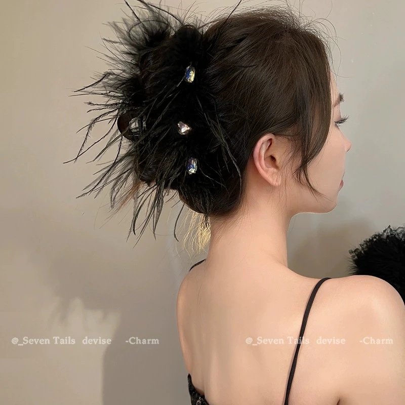 纯欲~闪钻羽毛抓夹女2023新款高级感后脑勺鲨鱼夹子超仙秋冬发夹