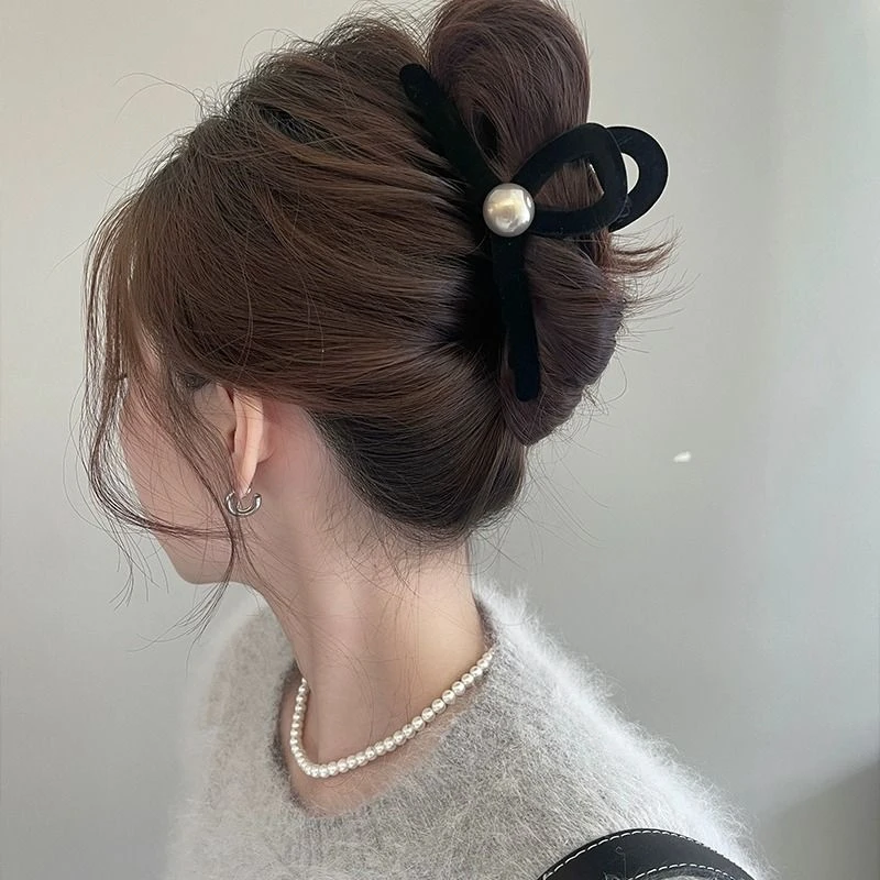 秋冬黑色植绒大号高级发夹女2023新款后脑勺鲨鱼夹抓夹高级感头饰