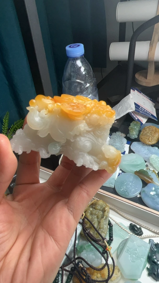 天然缅甸翡翠a货特色大飞天貔貅摆件
