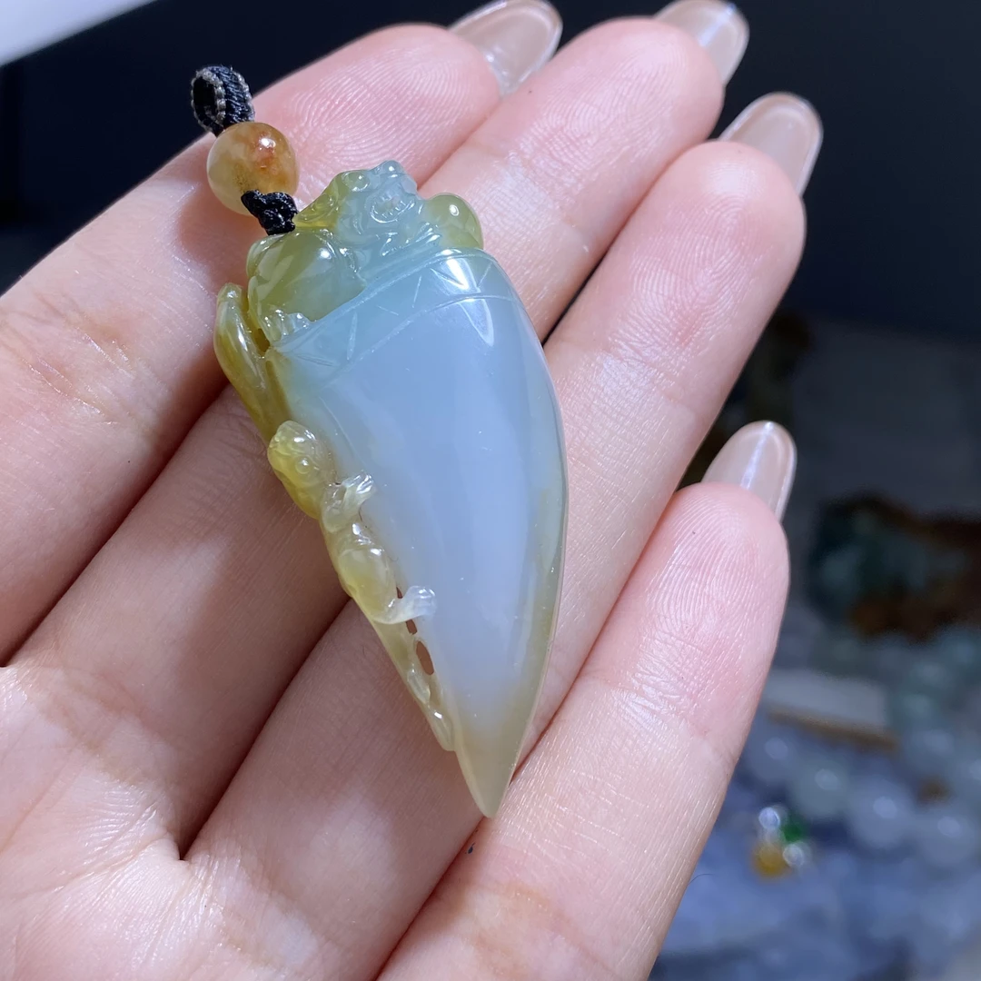 天然缅甸翡翠a货黄加绿龙牙