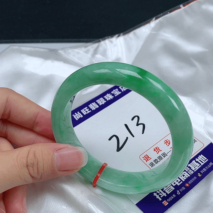 翡翠手镯未镶嵌翡翠12