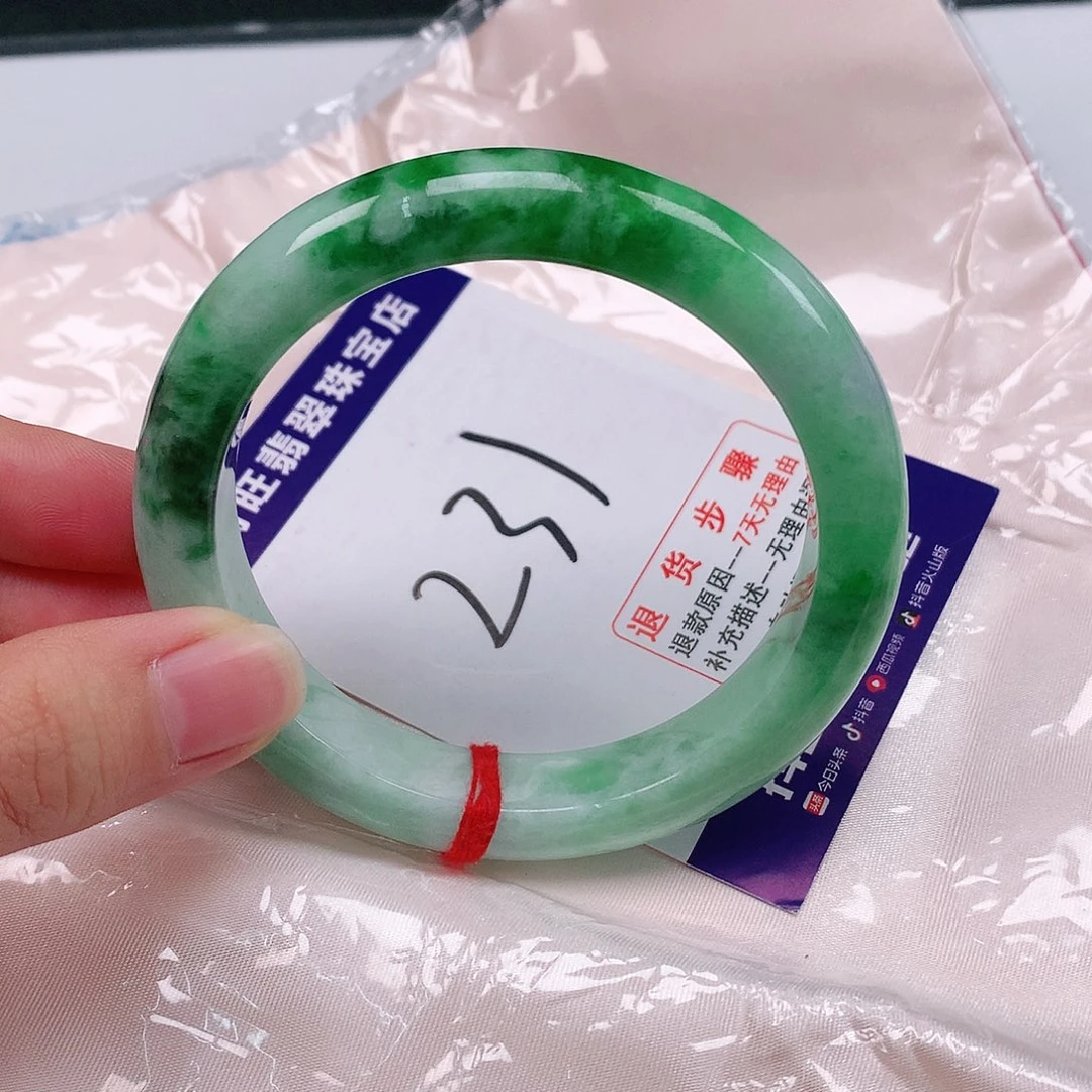 翡翠手镯未镶嵌翡翠12