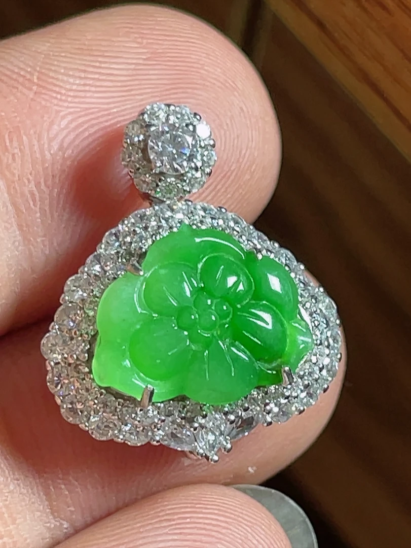 （缅料翡翠A货）925银镶嵌冰种花开富贵吊坠（尺寸23.2-19.3-9.1）