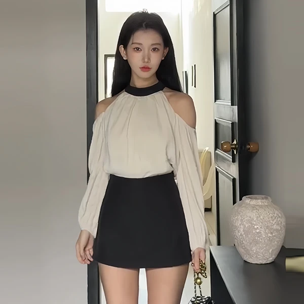 纯欲性感法式露肩缎面长袖挂脖衬衫女春季2024新款包臀开叉半身裙