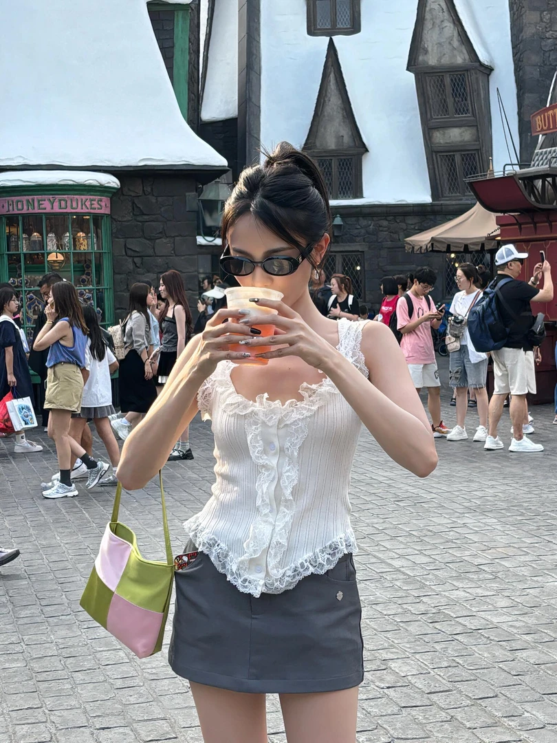 刘亦菲挚爱芭蕾风纯欲修身收腰蕾丝上衣女高腰灰色包臀短裙两件套