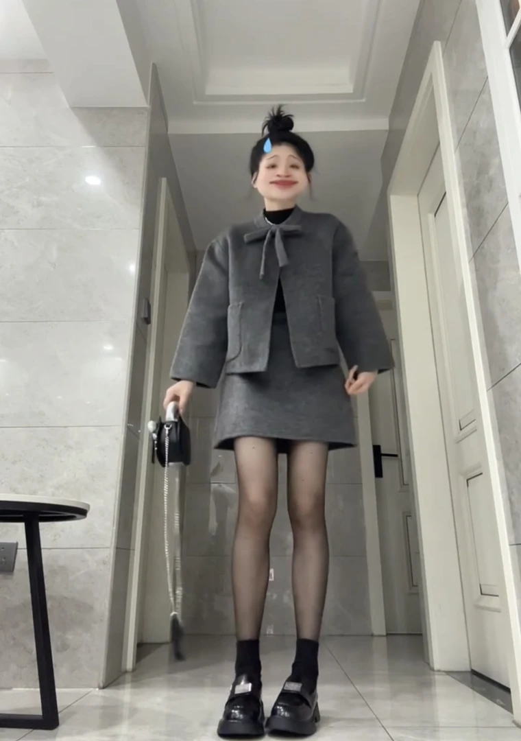 富家千金名媛高端小香风蝴蝶结设计感短款外套高腰显瘦短裙两件套