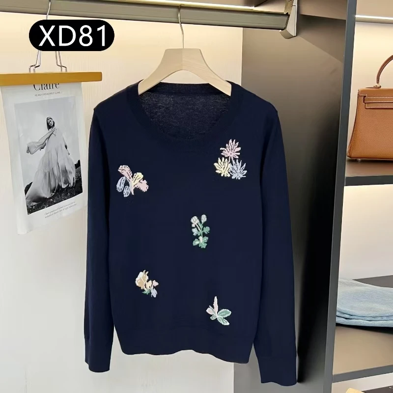 北方鹿 2024秋冬新款时尚小花圆领长袖羊毛针织衫XD81