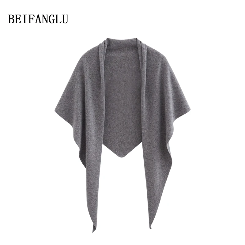 北方鹿 叠穿搭配b备！2024绵羊毛大三角纯色百搭保暖女士披肩8030