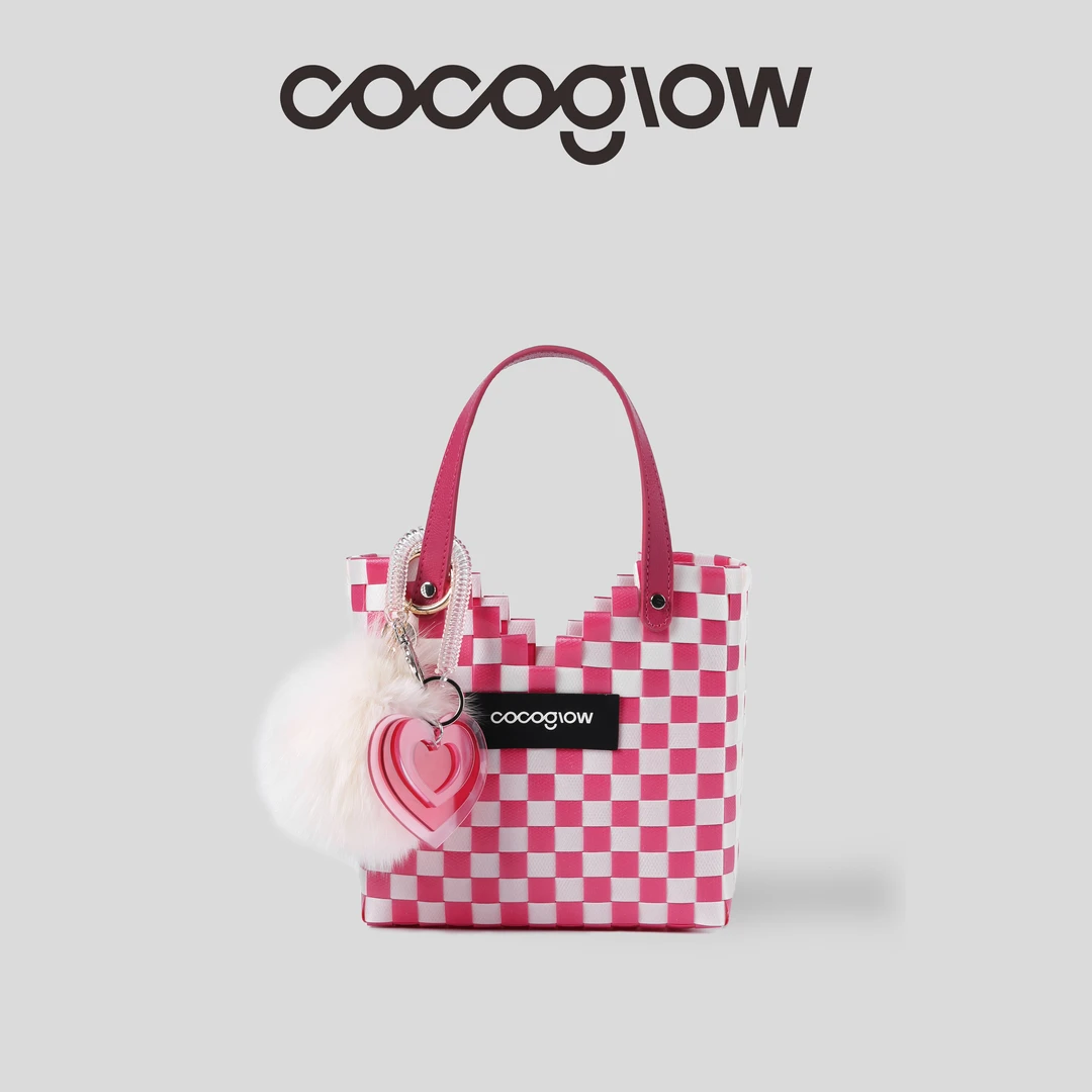 cocoglow限定款爱心小粉包+狐狸毛球+亚克力爱心挂件