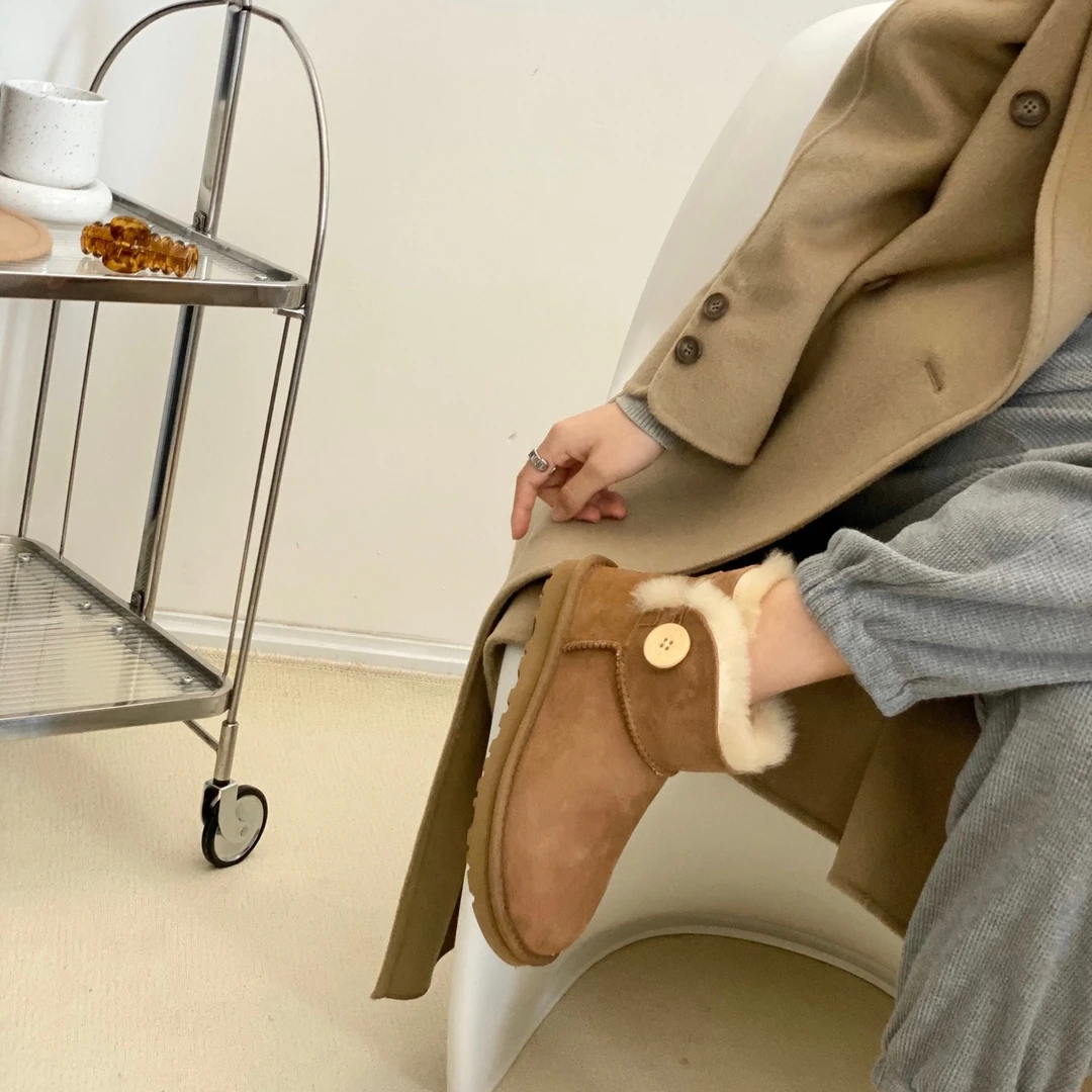 【经典一粒扣】木扣W/1016422经典一粒扣皮毛一体女士雪地靴保暖