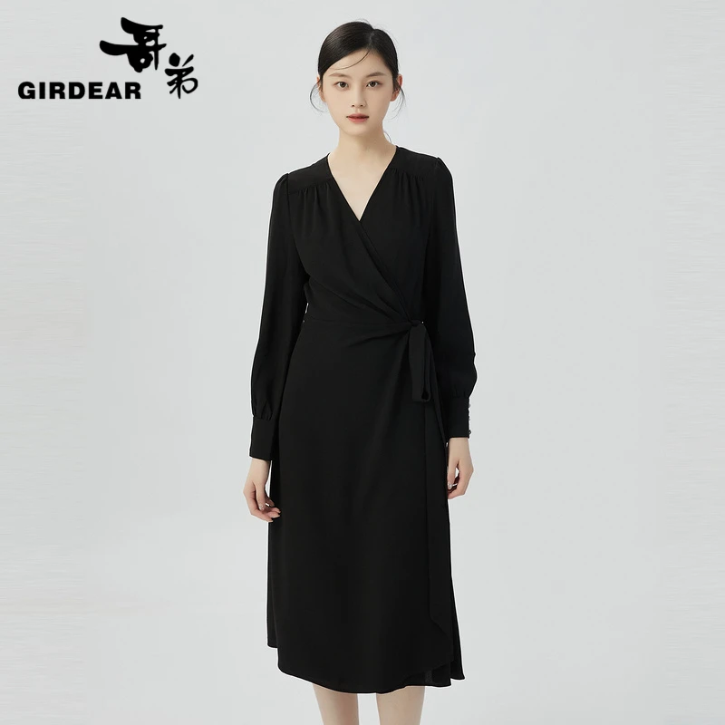 GIRDEAR/哥弟法式优雅赫本风V领高腰系腰长袖纯色连衣长裙1500498