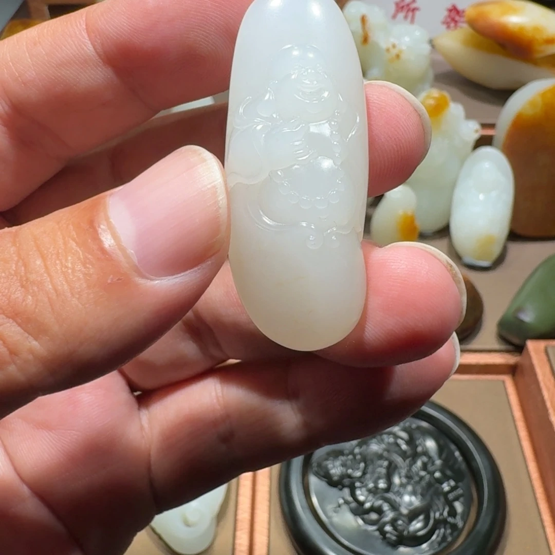 和田玉吊坠(赠链)未镶嵌苏*
