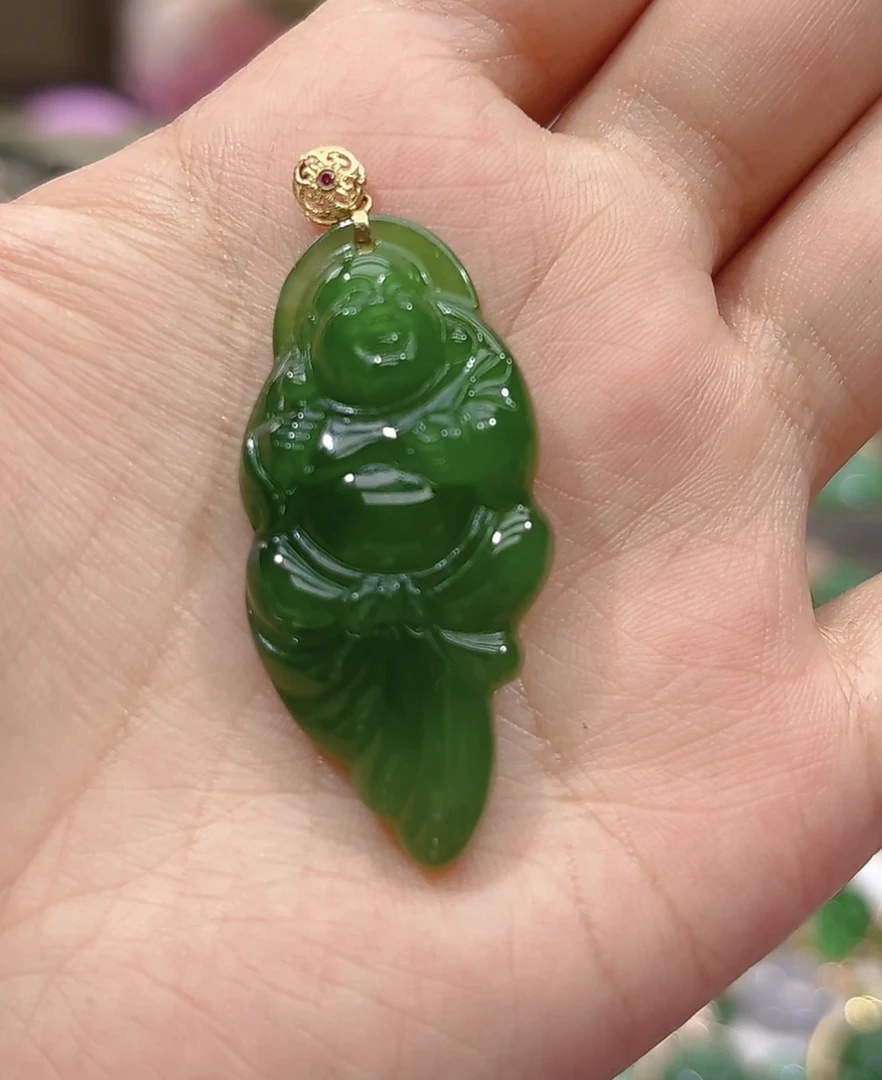 辣绿站佛和田玉碧玉