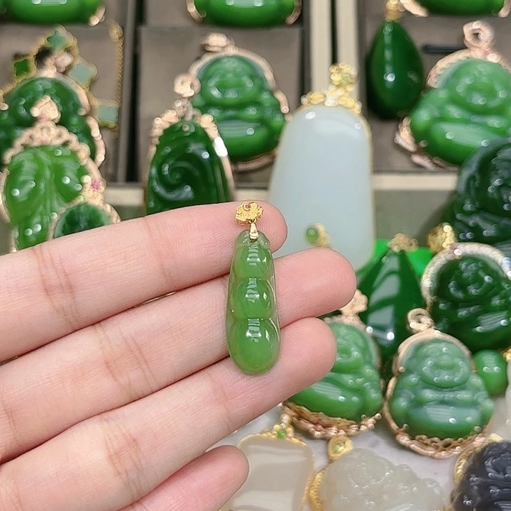 和田玉（碧玉）吊坠(不含链)18K金镶嵌