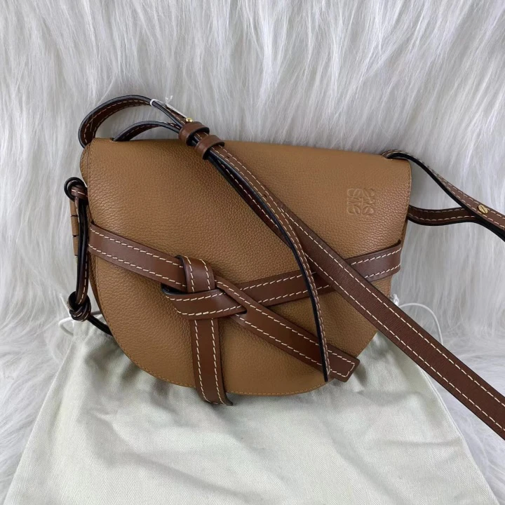 95新 LOEWE/罗意威 金棕色单肩包/zx1851