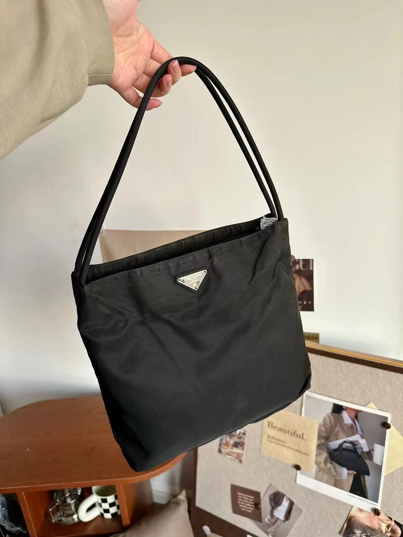 95新 Prada/普拉达 手提包/nm10913