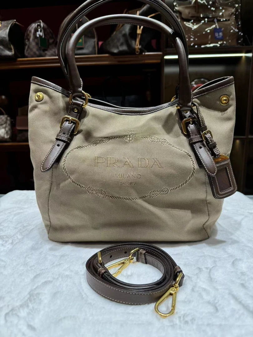 95新 Prada/普拉达 手提包/xl10308