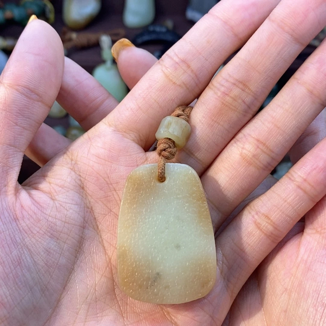 和田玉（糖玉）颈饰未镶嵌