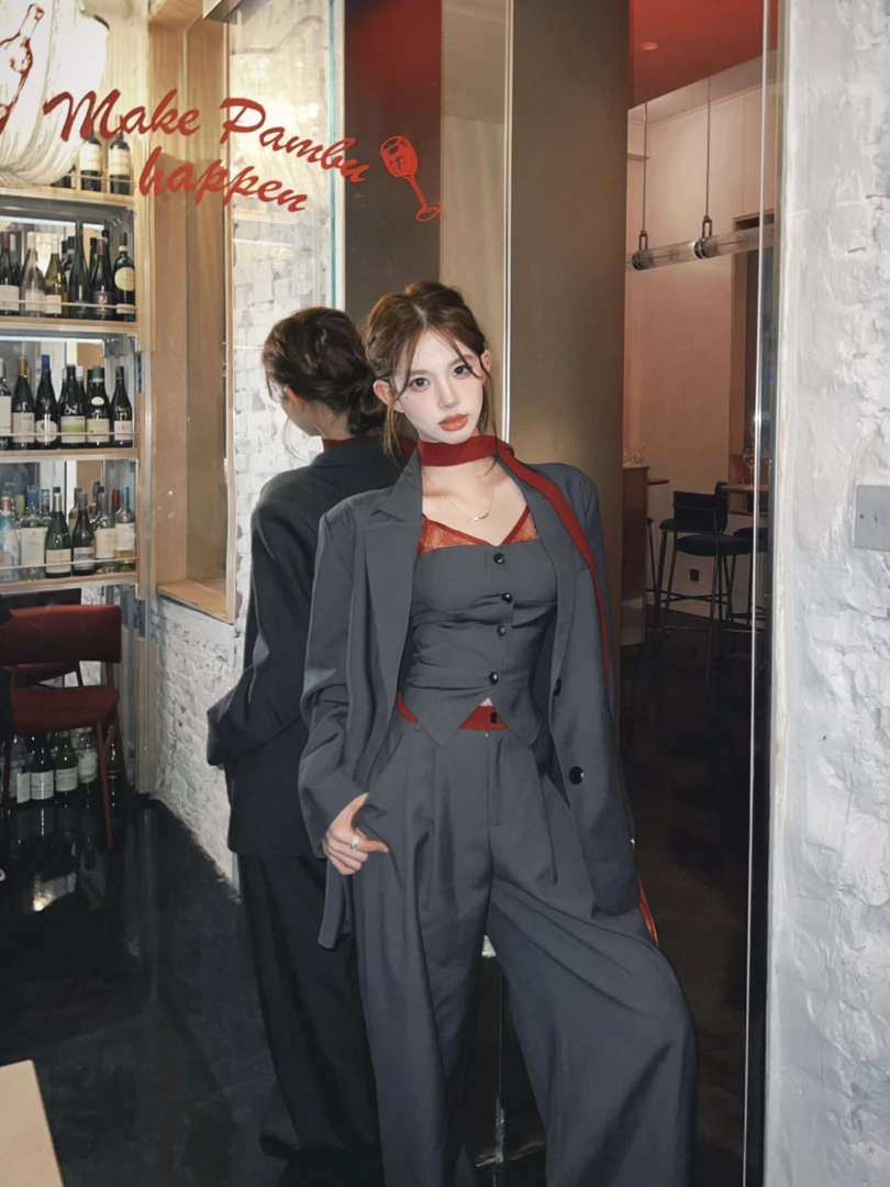 XIAOXIN【灰色舞会】秋款设计感辣妹抹胸上衣裤子套装LWJ24C3TZ2057