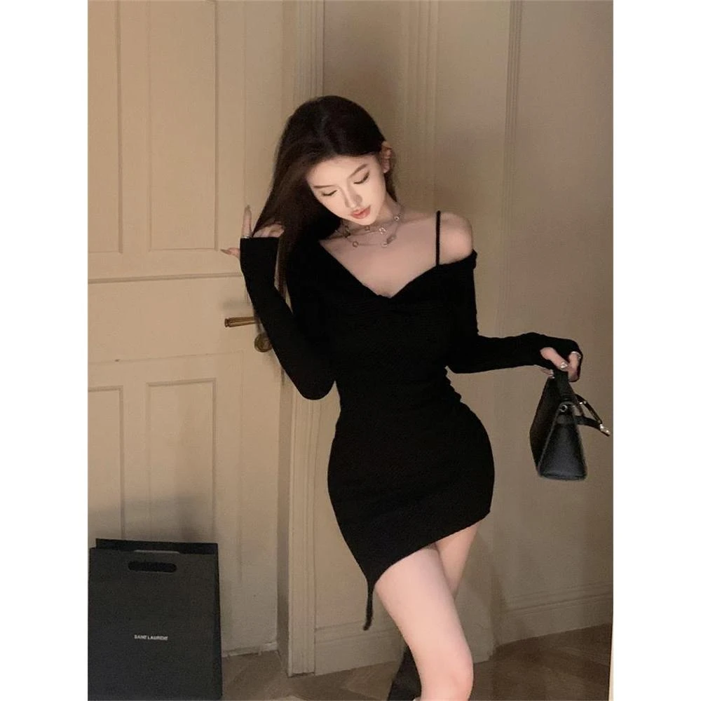 黑色露肩长袖v领连衣裙女秋季性感辣妹不规则紧身内搭包臀短裙子