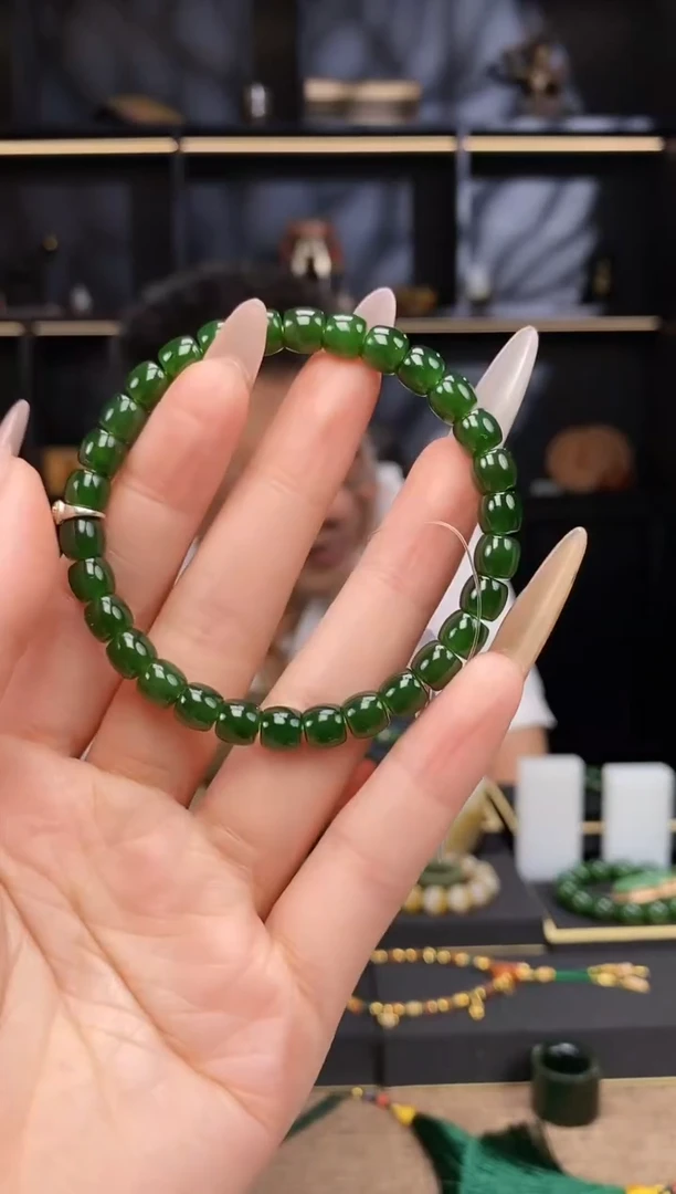 【闪购商品】和田玉-未镶嵌7mm碧玉极致弧手串