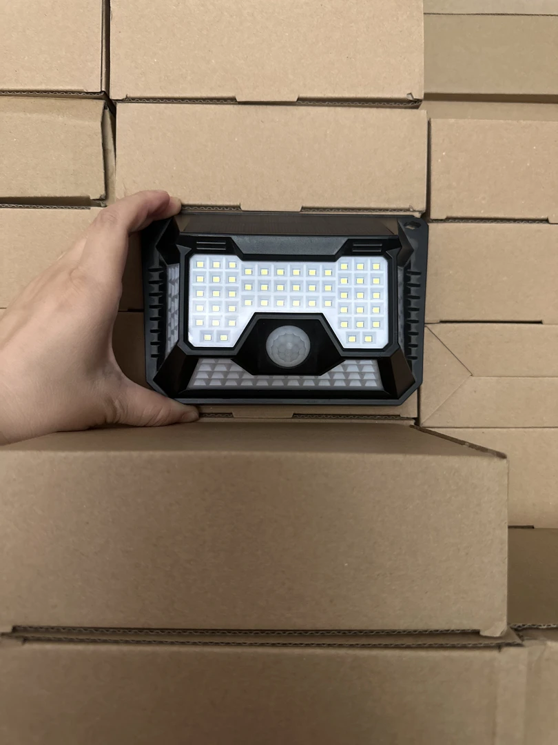 太阳能感应灯防水家用(拍一发二)