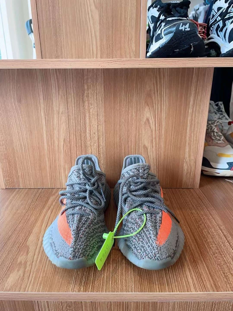 yeezy 350初代灰橙满天星，37码无原盒