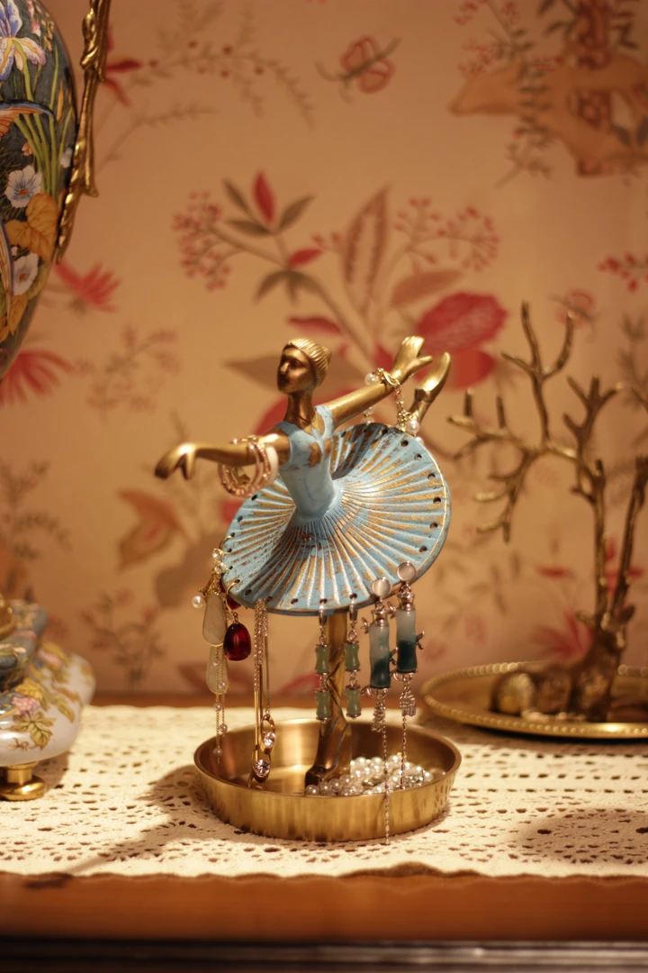 墨菲知美饰/黄铜芭蕾舞/手工打磨铜鹿支架美式纯手工金色/首饰架