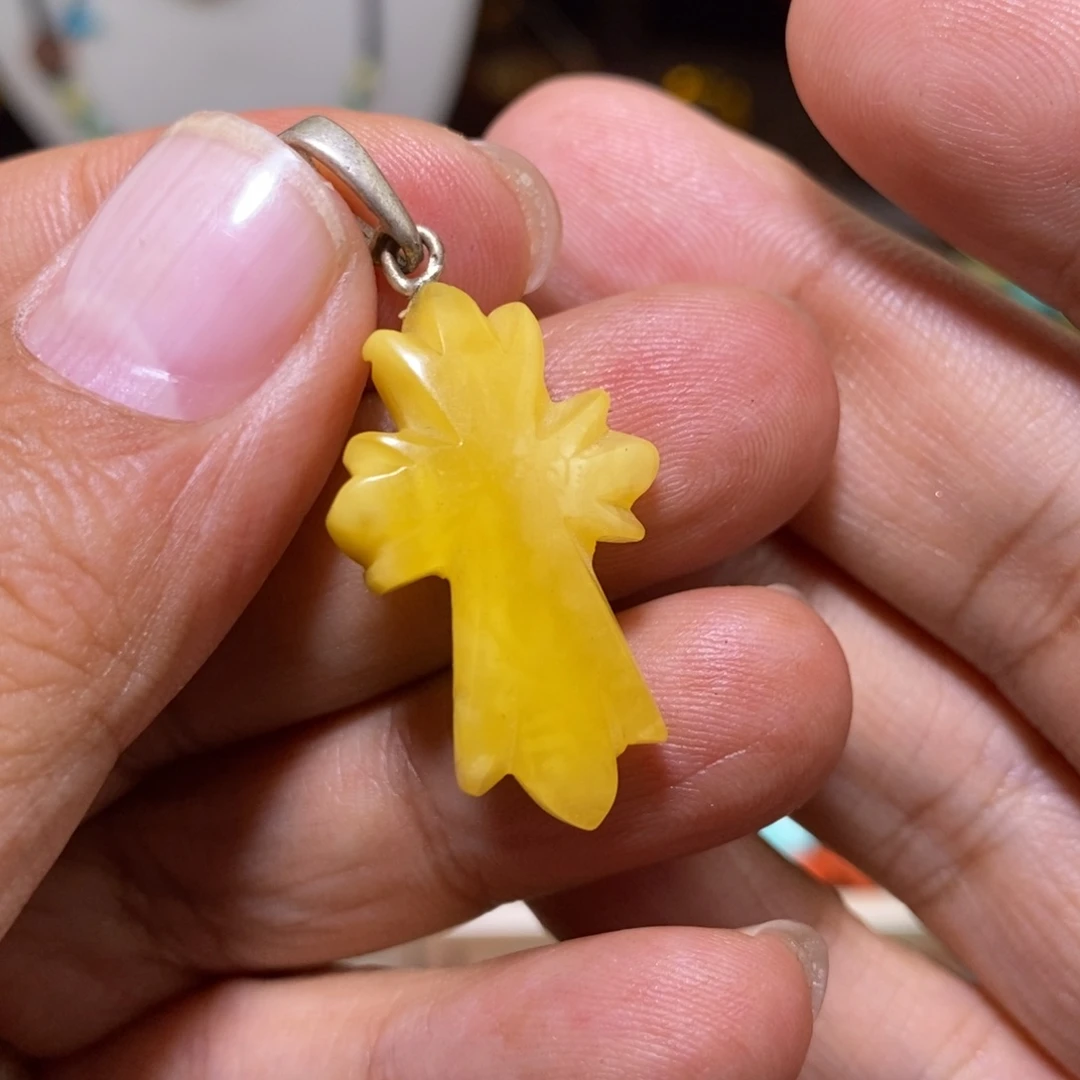 蜜蜡裸石未镶嵌配饰设计制作工艺