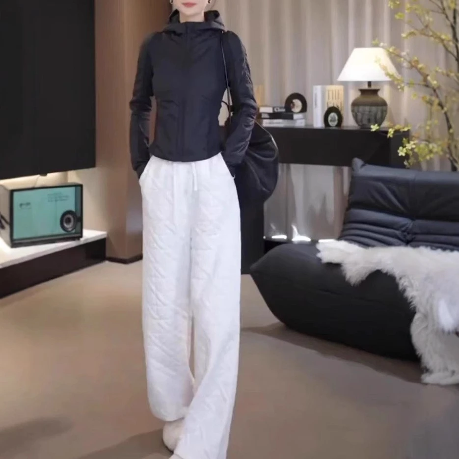 白色肌理感休闲裤女2024秋冬新款时尚洋气绝美小众复古高级阔腿裤