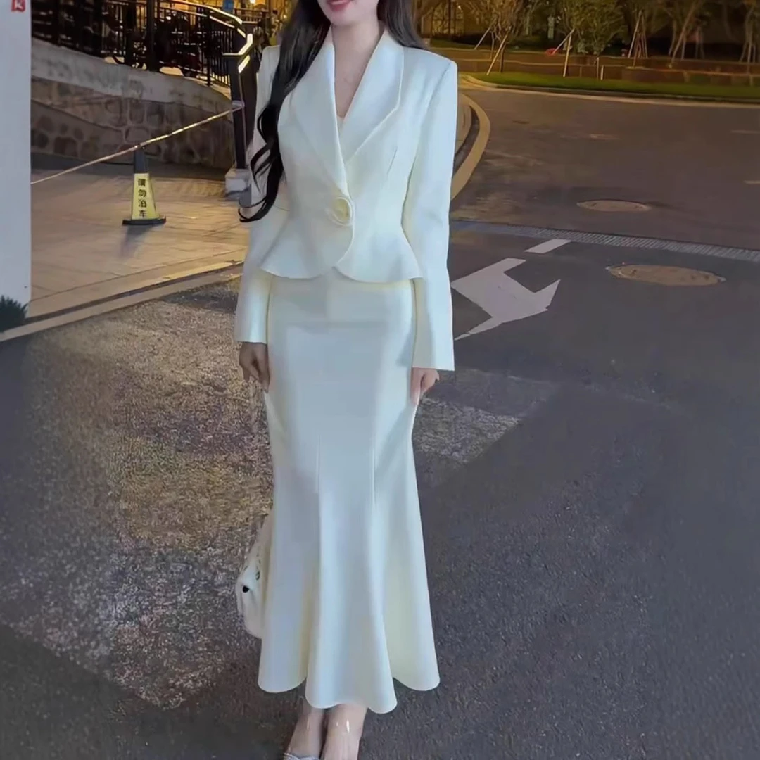 干练气质职业通勤套装裙2025秋季新款优雅显瘦西服上衣鱼尾半身裙