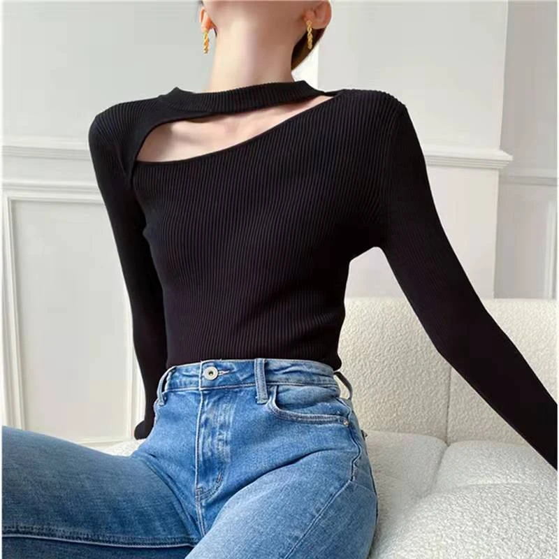 镂空漏锁骨斜领设计长袖针织打底衫女款秋冬新款修身显瘦气质百搭