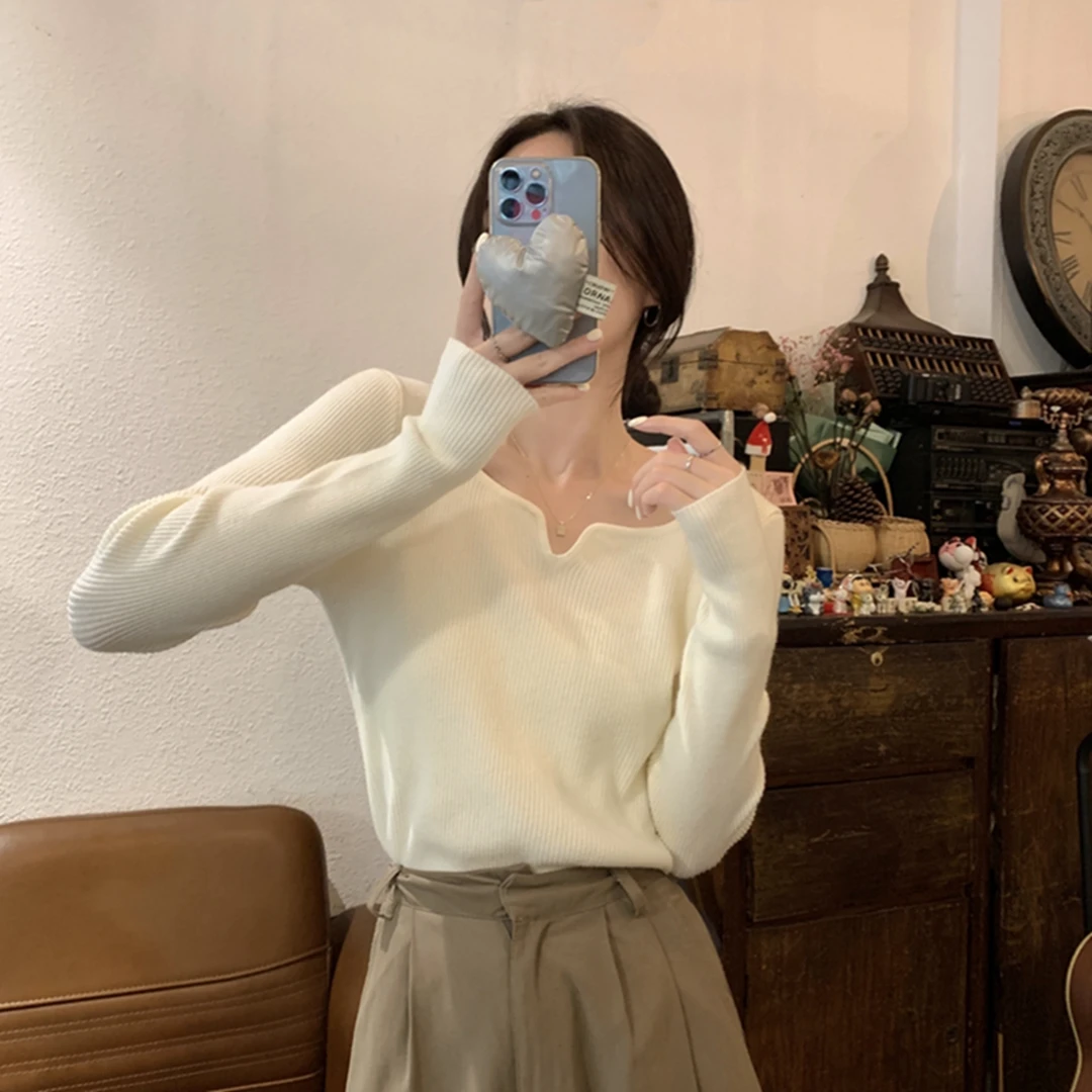 秋冬法式新款性感露锁骨方领长袖毛衣洋气打底针织衫女款修身显瘦