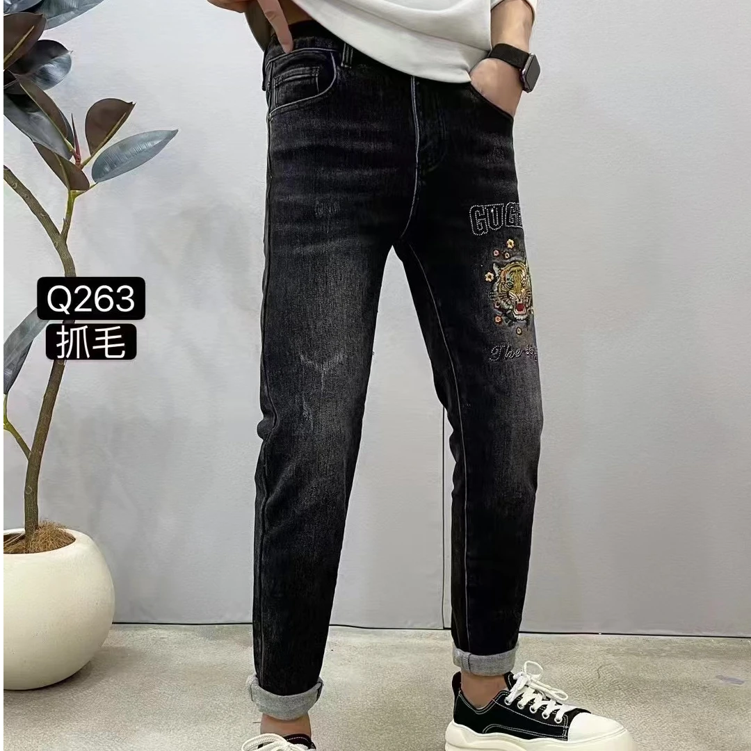 欧洲站秋冬季新款男士时尚修身轻奢刺绣弹力百搭水洗牛仔裤