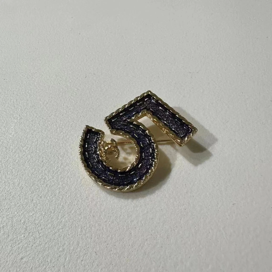 CHANEL香奈儿24新款牛仔系列5号胸针/正品保障/假一赔四/公价7800