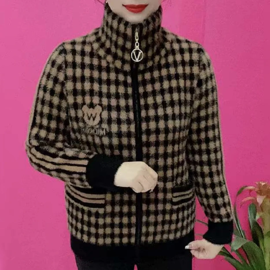 秋冬新款中老年妈妈女装仿水貂绒休闲翻领拉链格子上衣外套女装